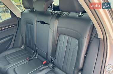 Внедорожник / Кроссовер Audi Q5 2018 в 