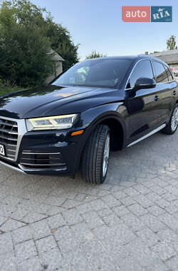 Внедорожник / Кроссовер Audi Q5 2018 в 