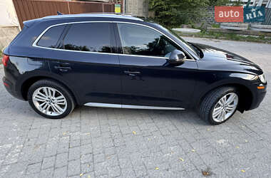 Внедорожник / Кроссовер Audi Q5 2018 в 