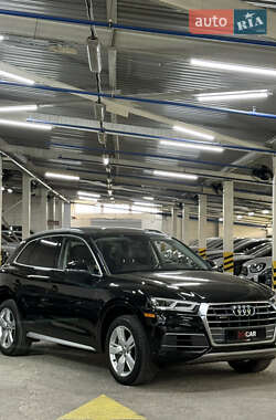 Внедорожник / Кроссовер Audi Q5 2018 в 
