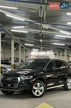 Внедорожник / Кроссовер Audi Q5 2018 в 