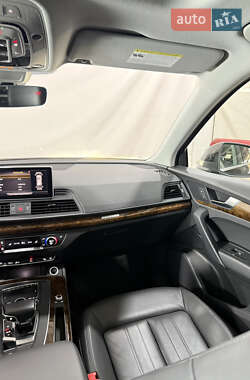 Внедорожник / Кроссовер Audi Q5 2018 в 