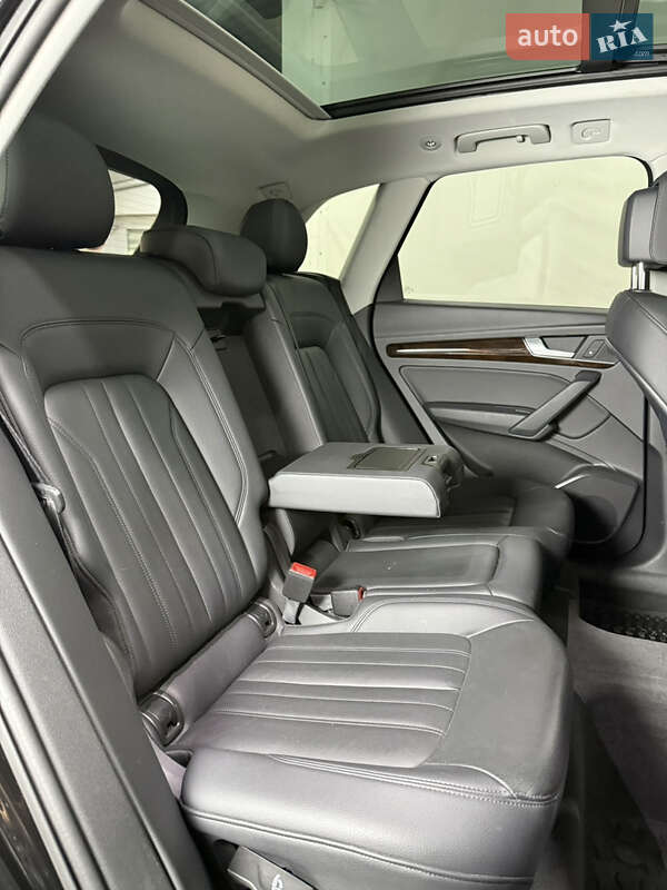 Внедорожник / Кроссовер Audi Q5 2018 в Одессе