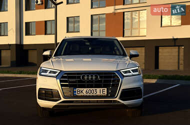Внедорожник / Кроссовер Audi Q5 2017 в 