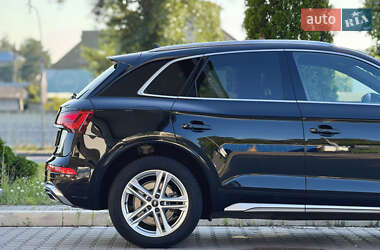 Внедорожник / Кроссовер Audi Q5 2021 в 