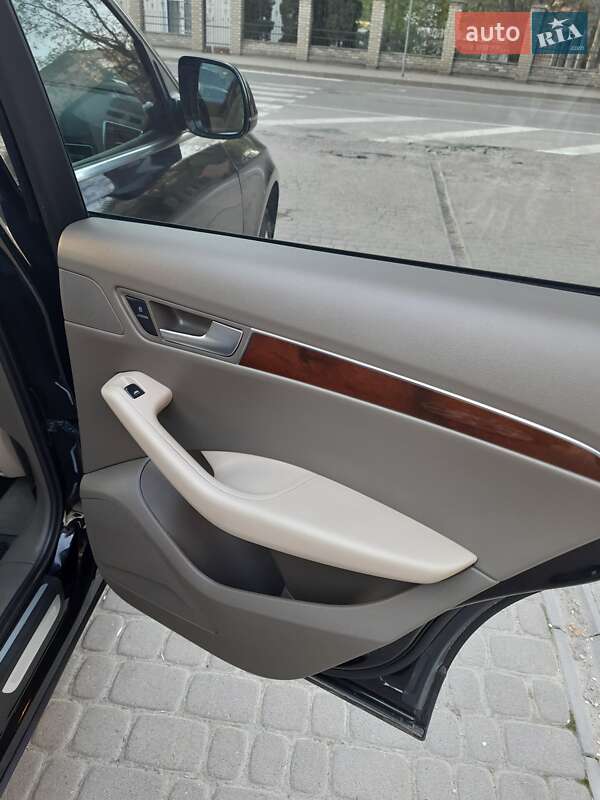 Внедорожник / Кроссовер Audi Q5 2011 в Ивано-Франковске