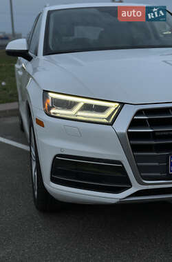 Внедорожник / Кроссовер Audi Q5 2018 в 