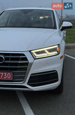Внедорожник / Кроссовер Audi Q5 2018 в 