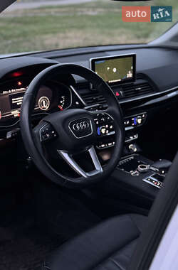 Внедорожник / Кроссовер Audi Q5 2018 в 