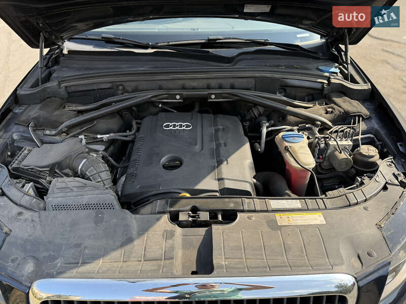 Внедорожник / Кроссовер Audi Q5 2010 в Кривом Роге
