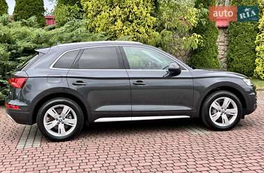 Внедорожник / Кроссовер Audi Q5 2018 в 