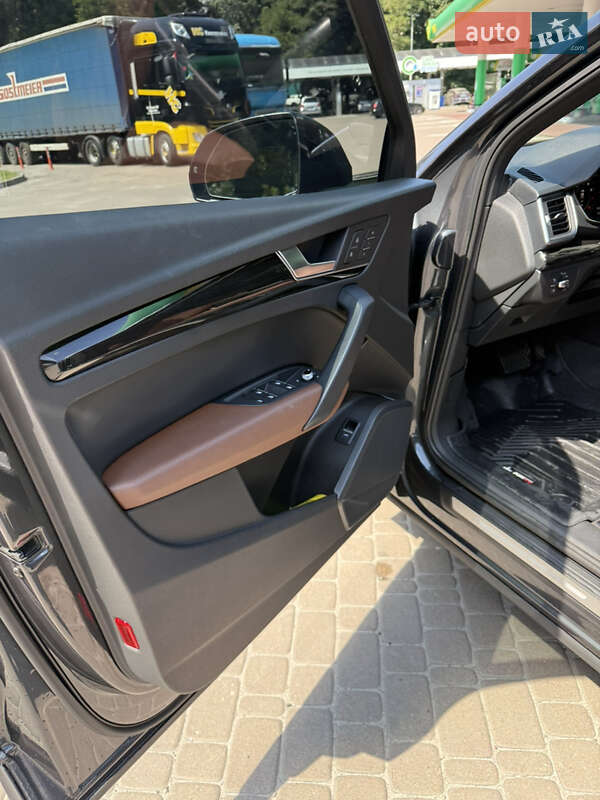 Позашляховик / Кросовер Audi Q5 2018 в Києві