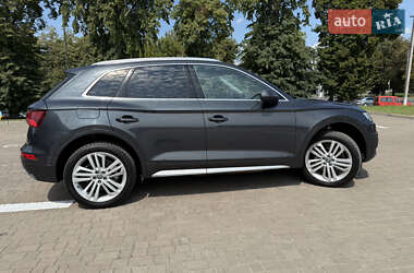 Внедорожник / Кроссовер Audi Q5 2018 в 