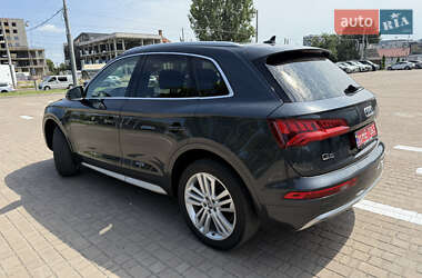 Внедорожник / Кроссовер Audi Q5 2018 в 