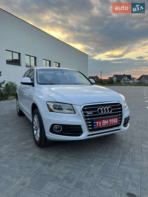 Внедорожник / Кроссовер Audi Q5 2015 в 