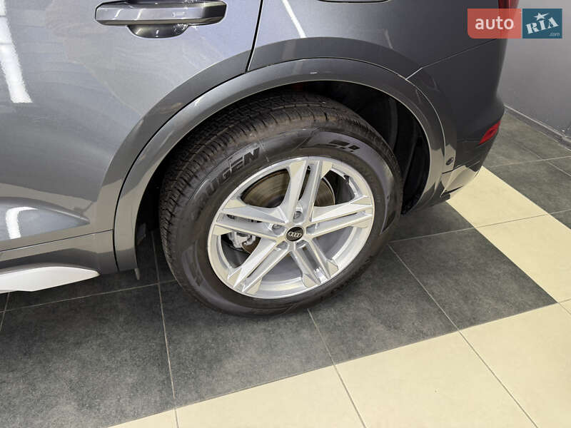 Внедорожник / Кроссовер Audi Q5 2023 в Киеве