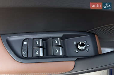 Внедорожник / Кроссовер Audi Q5 2022 в 
