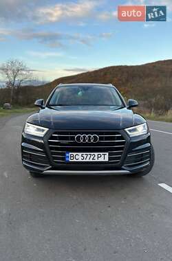 Внедорожник / Кроссовер Audi Q5 2017 в 