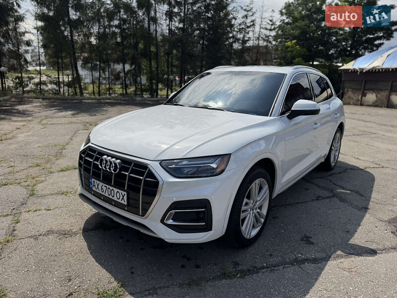 Внедорожник / Кроссовер Audi Q5 2020 в 
