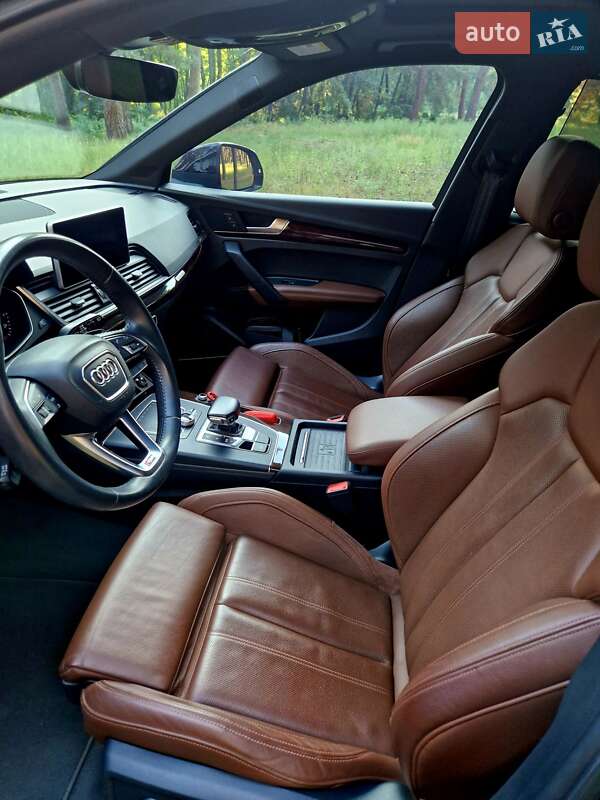 Внедорожник / Кроссовер Audi Q5 2019 в 