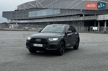 Внедорожник / Кроссовер Audi Q5 2017 в 