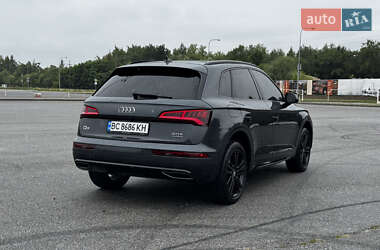 Внедорожник / Кроссовер Audi Q5 2017 в 