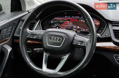 Внедорожник / Кроссовер Audi Q5 2017 в 