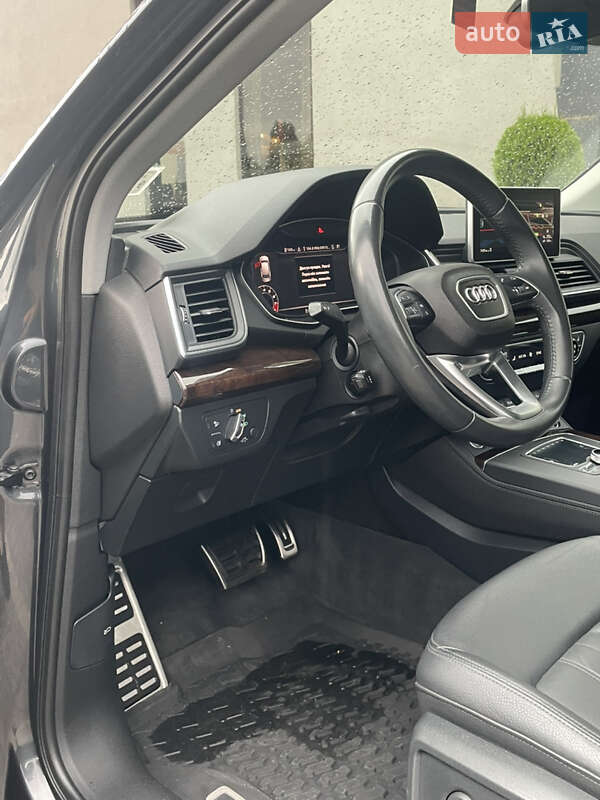 Внедорожник / Кроссовер Audi Q5 2019 в Стрые