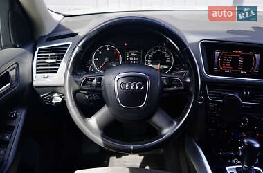 Внедорожник / Кроссовер Audi Q5 2012 в 