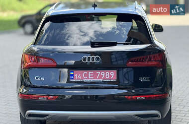 Внедорожник / Кроссовер Audi Q5 2018 в 