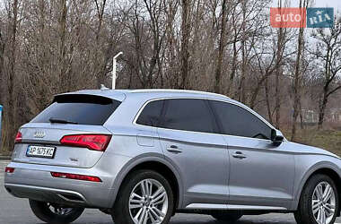 Внедорожник / Кроссовер Audi Q5 2018 в 