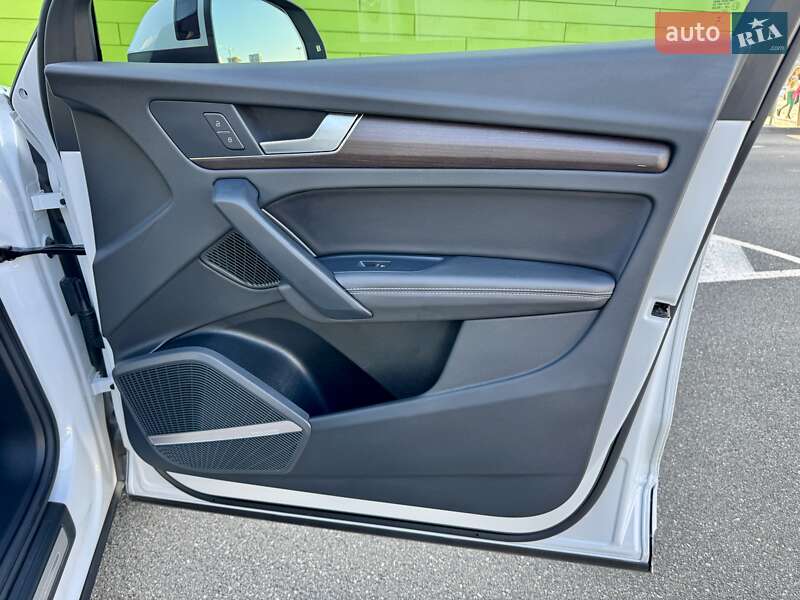 Внедорожник / Кроссовер Audi Q5 2023 в Киеве