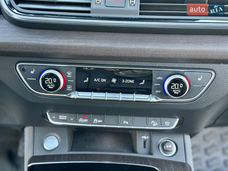 Внедорожник / Кроссовер Audi Q5 2023 в Киеве