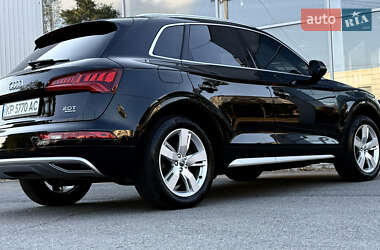 Внедорожник / Кроссовер Audi Q5 2018 в 