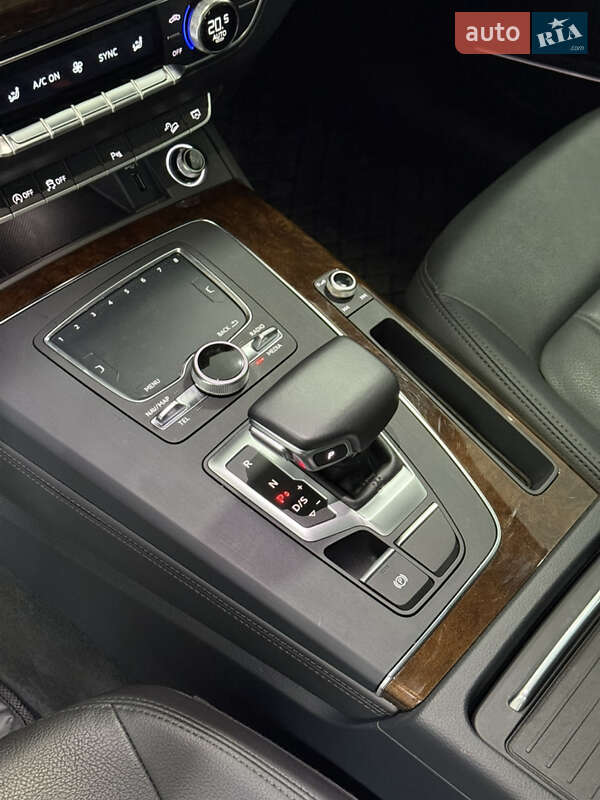 Внедорожник / Кроссовер Audi Q5 2019 в Одессе