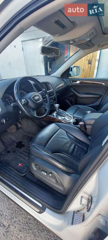 Внедорожник / Кроссовер Audi Q5 2014 в Нетешине