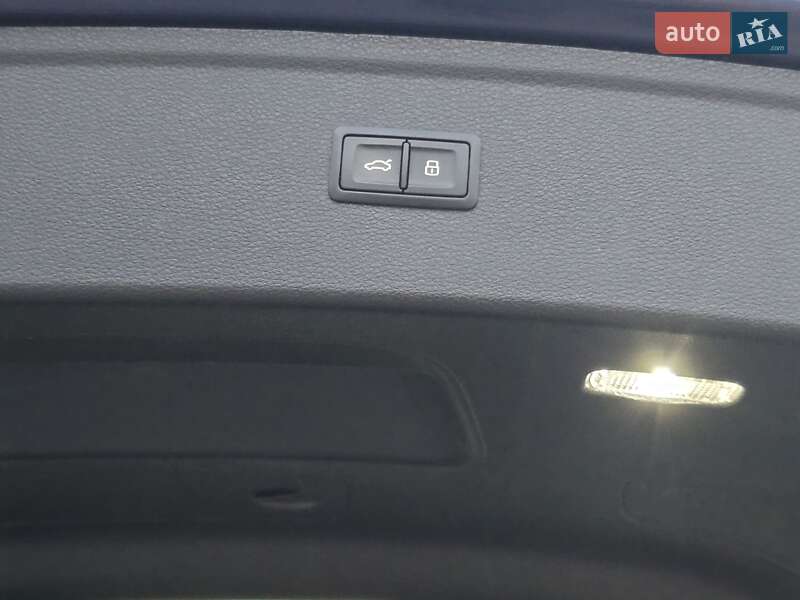 Внедорожник / Кроссовер Audi Q5 2022 в Львове