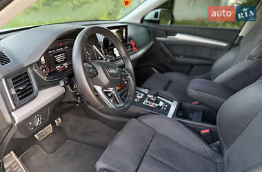 Внедорожник / Кроссовер Audi Q5 2017 в 
