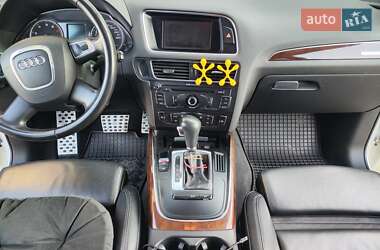 Внедорожник / Кроссовер Audi Q5 2010 в 