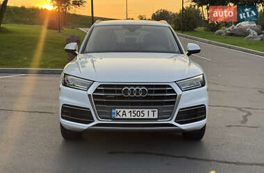 Внедорожник / Кроссовер Audi Q5 2018 в 
