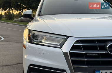 Внедорожник / Кроссовер Audi Q5 2018 в 