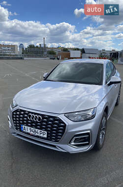 Внедорожник / Кроссовер Audi Q5 2022 в 