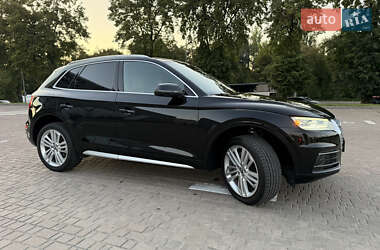 Внедорожник / Кроссовер Audi Q5 2018 в 