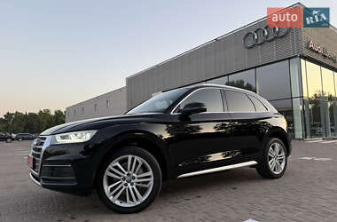 Внедорожник / Кроссовер Audi Q5 2018 в 