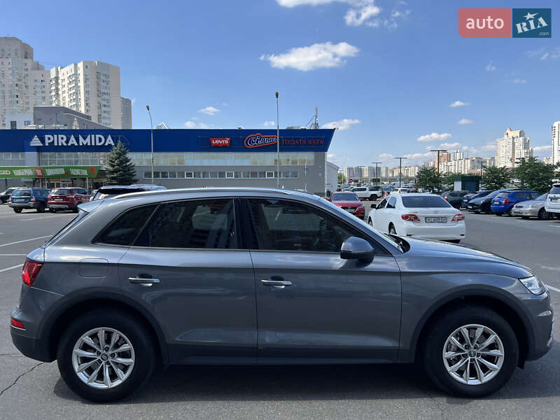Внедорожник / Кроссовер Audi Q5 2017 в Киеве