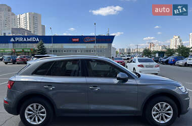 Внедорожник / Кроссовер Audi Q5 2017 в 
