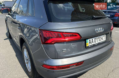 Внедорожник / Кроссовер Audi Q5 2017 в 
