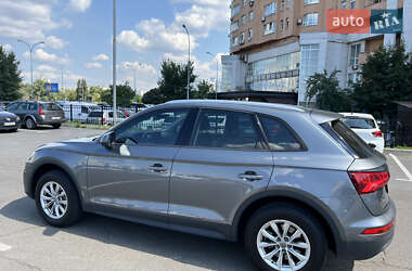 Внедорожник / Кроссовер Audi Q5 2017 в 