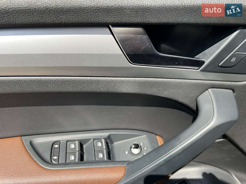 Внедорожник / Кроссовер Audi Q5 2017 в Киеве
