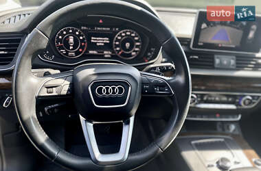 Внедорожник / Кроссовер Audi Q5 2018 в 
